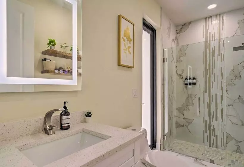 Grill & Pool: Family Home In Peaceful Cape Coral!