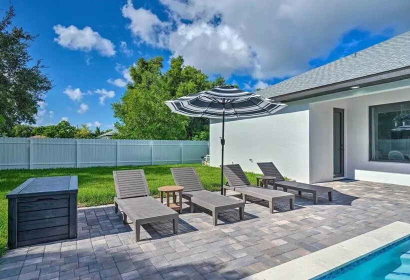Grill & Pool: Family Home In Peaceful Cape Coral!