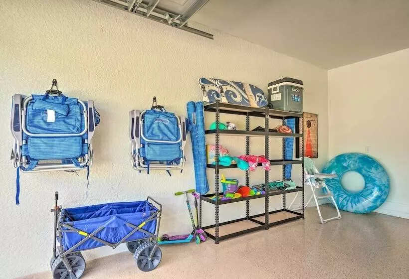 Grill & Pool: Family Home In Peaceful Cape Coral!