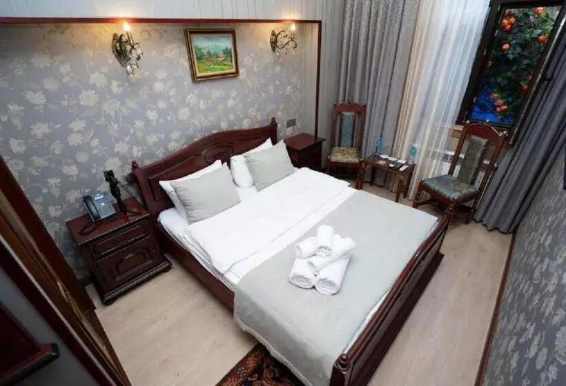 Aamiaismajoitus (B&B) Royal Antique Boutique