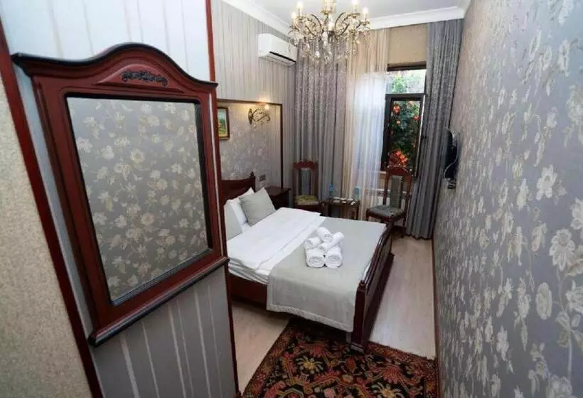 Aamiaismajoitus (B&B) Royal Antique Boutique