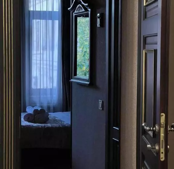 Aamiaismajoitus (B&B) Royal Antique Boutique