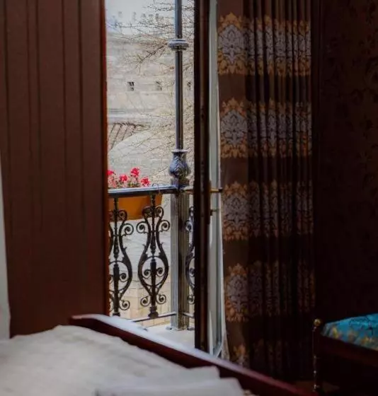 Aamiaismajoitus (B&B) Royal Antique Boutique