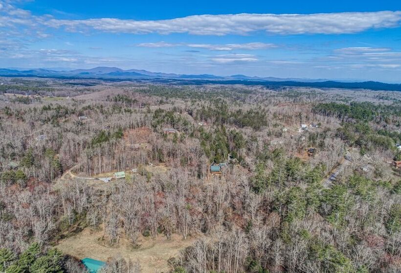 Blueridge Retreat Private 4 Bdr Cabin Sleeps 10!