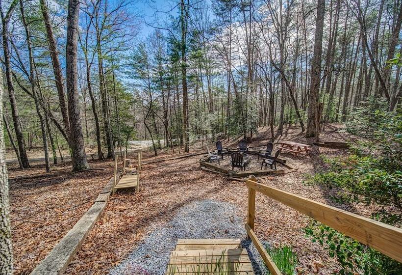 Blueridge Retreat Private 4 Bdr Cabin Sleeps 10!