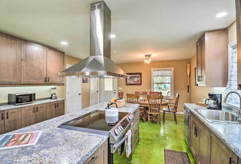 Brand New Cotter Home, Walk To Trout Fishing!