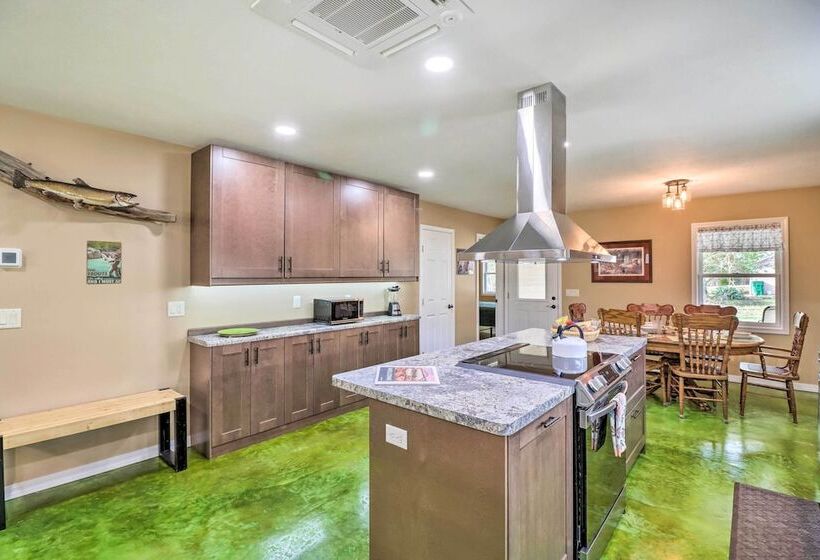 Brand New Cotter Home, Walk To Trout Fishing!