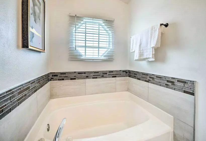 Private Pool & Yard: Airy Kissimmee Retreat!