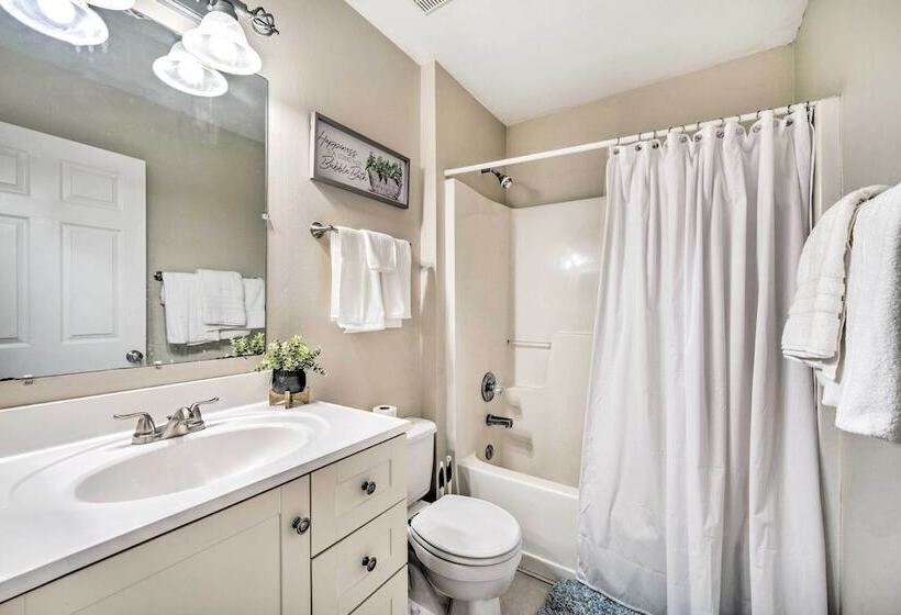 Private Pool & Yard: Airy Kissimmee Retreat!