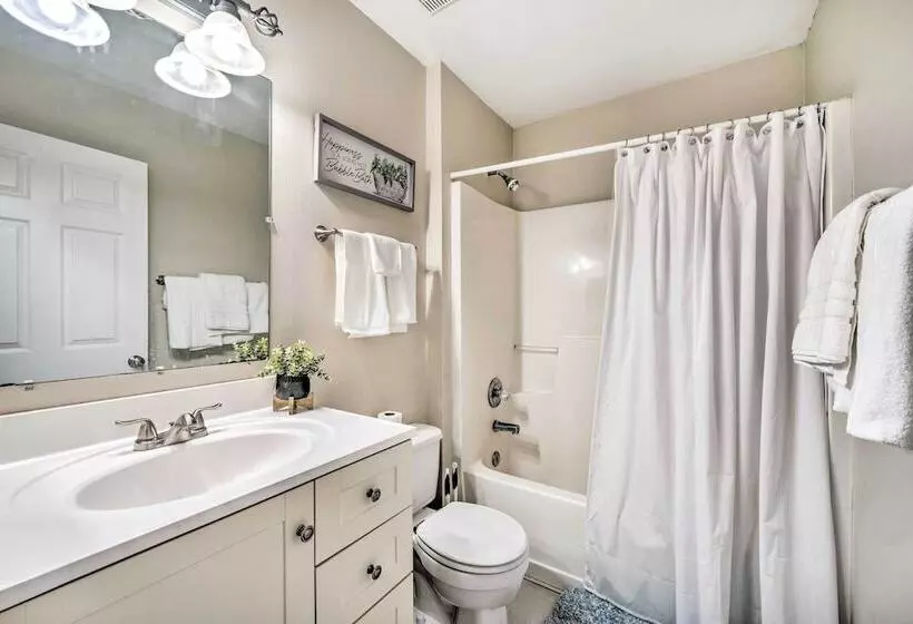 Private Pool & Yard: Airy Kissimmee Retreat!