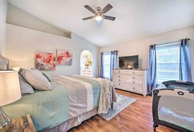 Private Pool & Yard: Airy Kissimmee Retreat!