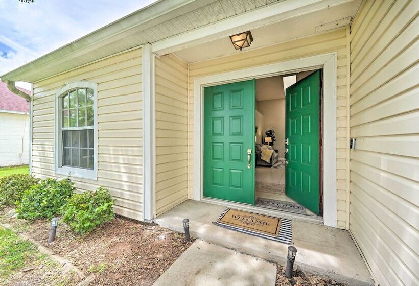 Private Pool & Yard: Airy Kissimmee Retreat!