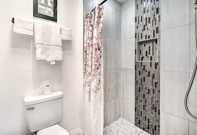 Private Pool & Yard: Airy Kissimmee Retreat!