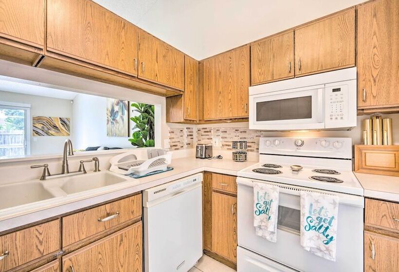 Private Pool & Yard: Airy Kissimmee Retreat!