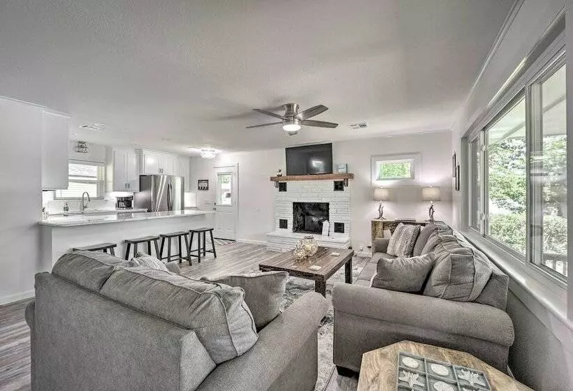 Charming Grand Lake House W/ Dock & Fire Pit!