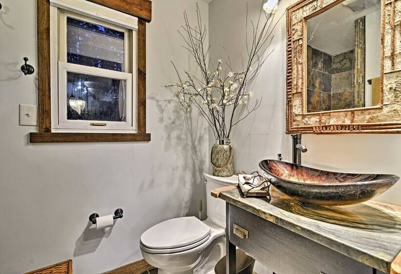 South Carolina Retreat On Lake Keowee W/ Dock