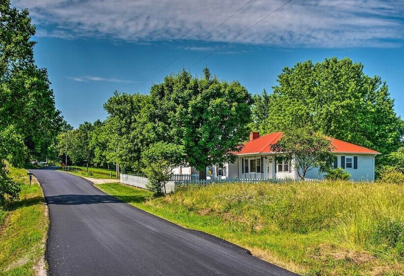 Cottage W/ Deck & Bbq: 2 Mi To Dale Hollow Lake!