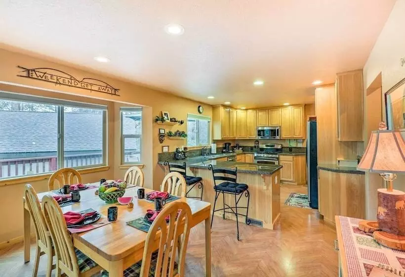 4 Mi To Pine Lake: Hathaway Pines Cabin W/ Deck