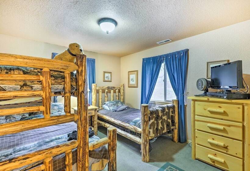 4 Mi To Pine Lake: Hathaway Pines Cabin W/ Deck