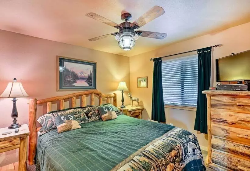 4 Mi To Pine Lake: Hathaway Pines Cabin W/ Deck