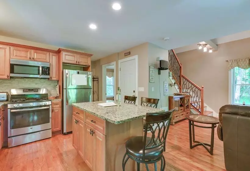 Old Forge Home W/ Hot Tub & Game Room!