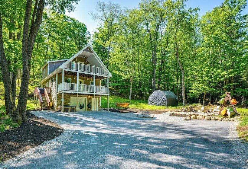 Old Forge Home W/ Hot Tub & Game Room!