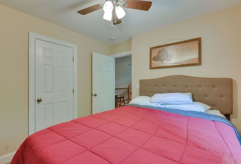 Old Forge Home W/ Hot Tub & Game Room!