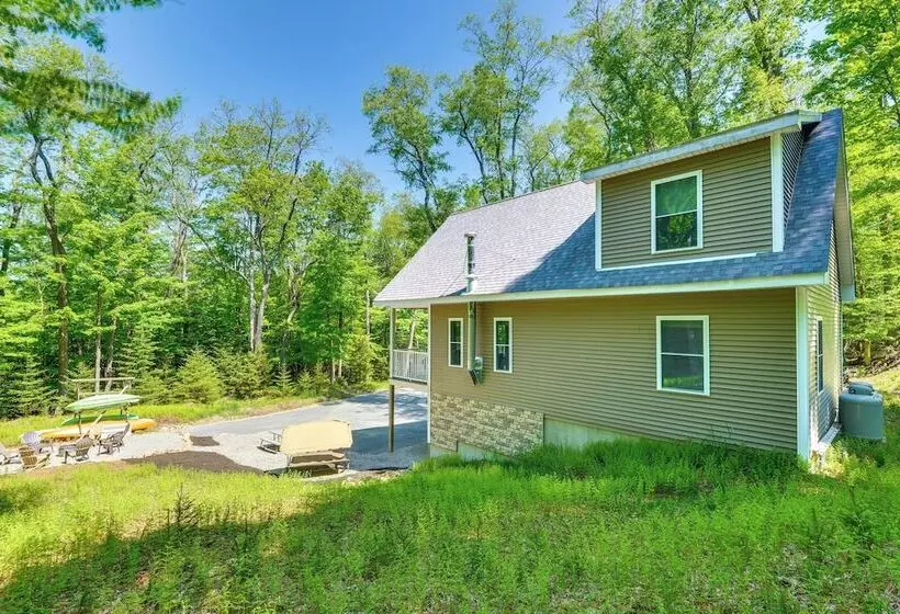 Old Forge Home W/ Hot Tub & Game Room!