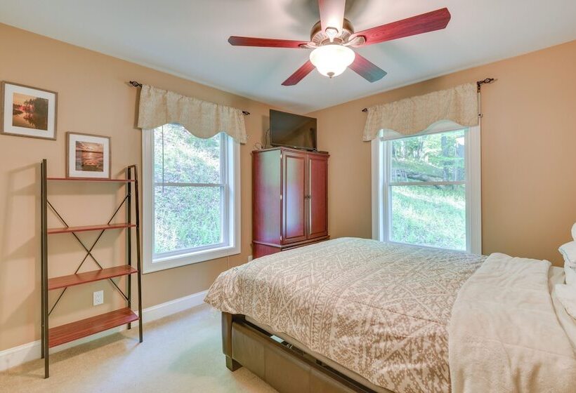 Old Forge Home W/ Hot Tub & Game Room!