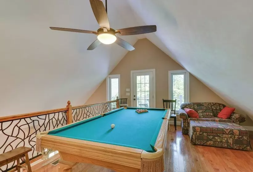 Old Forge Home W/ Hot Tub & Game Room!