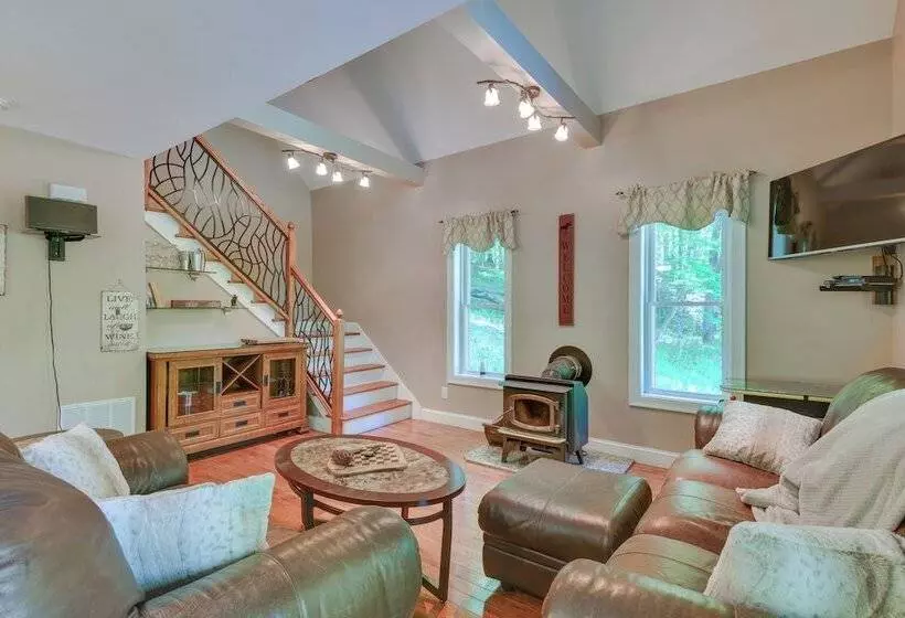 Old Forge Home W/ Hot Tub & Game Room!