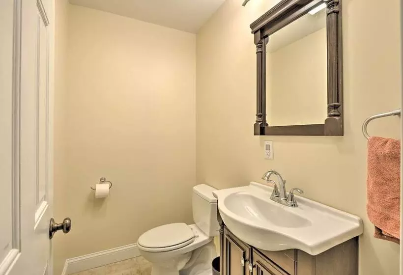 Old Forge Home W/ Hot Tub & Game Room!