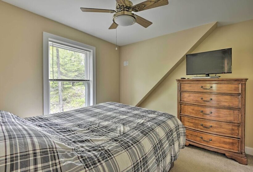 Old Forge Home W/ Hot Tub & Game Room!