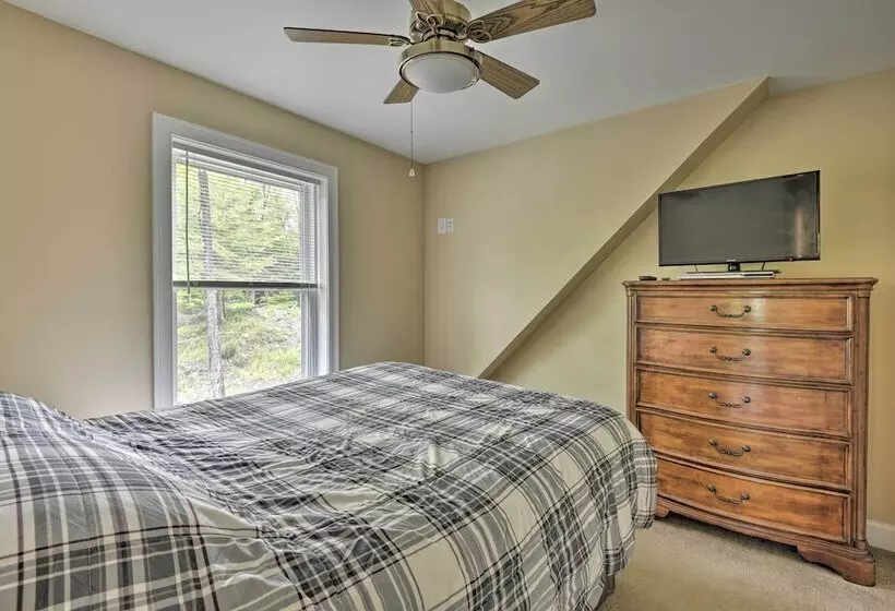 Old Forge Home W/ Hot Tub & Game Room!