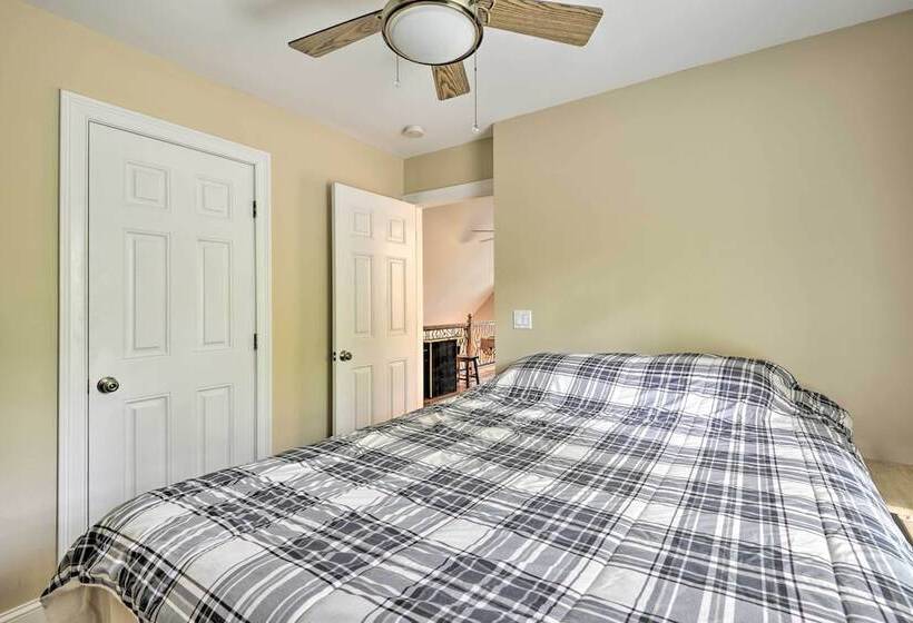 Old Forge Home W/ Hot Tub & Game Room!