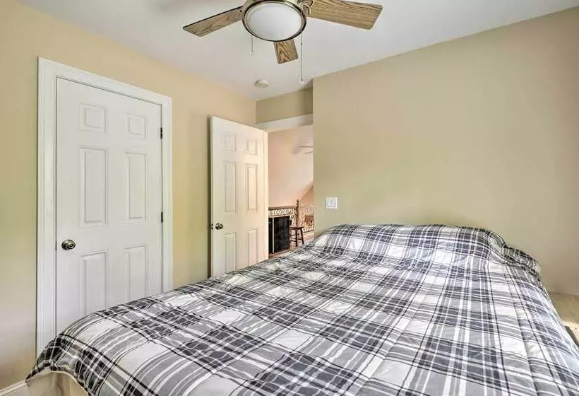 Old Forge Home W/ Hot Tub & Game Room!