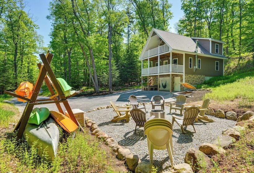 Old Forge Home W/ Hot Tub & Game Room!