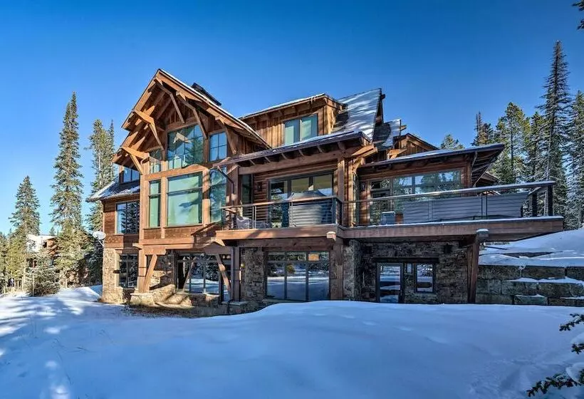 Custom Ski In/out Chalet With Hot Tub & Wet Bars!