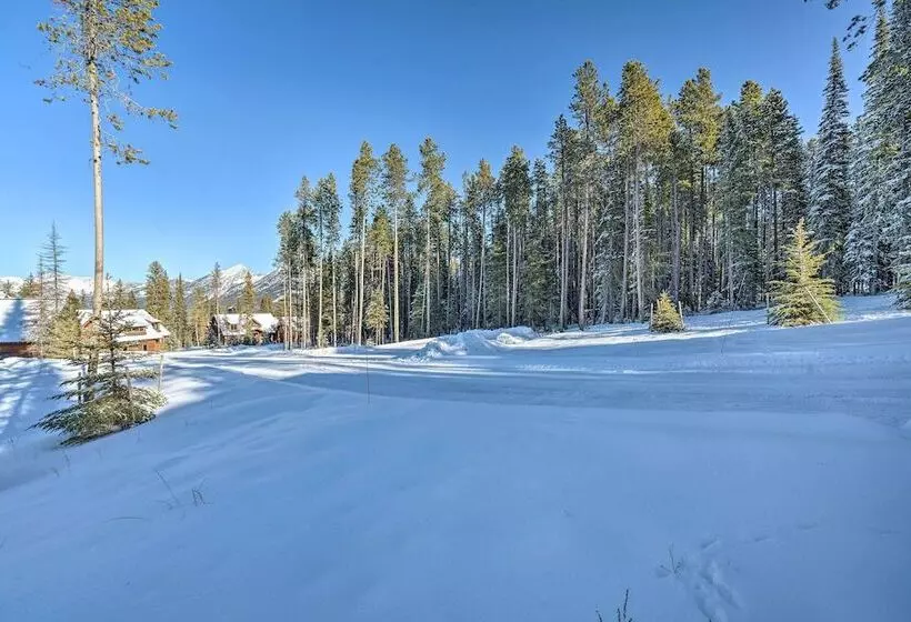 Custom Ski In/out Chalet With Hot Tub & Wet Bars!