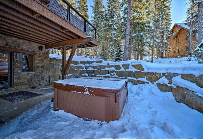 Custom Ski In/out Chalet With Hot Tub & Wet Bars!
