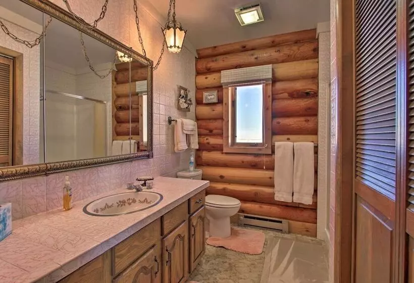 Secluded Dillon Home W/ Private Hot Tub + Deck!