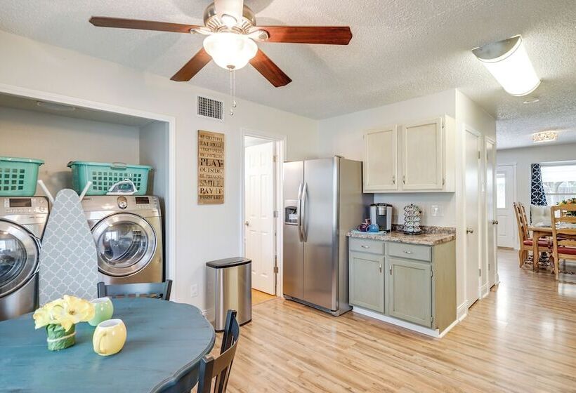 Dog Friendly Live Oak Home W/ Hot Tub & Game Room!