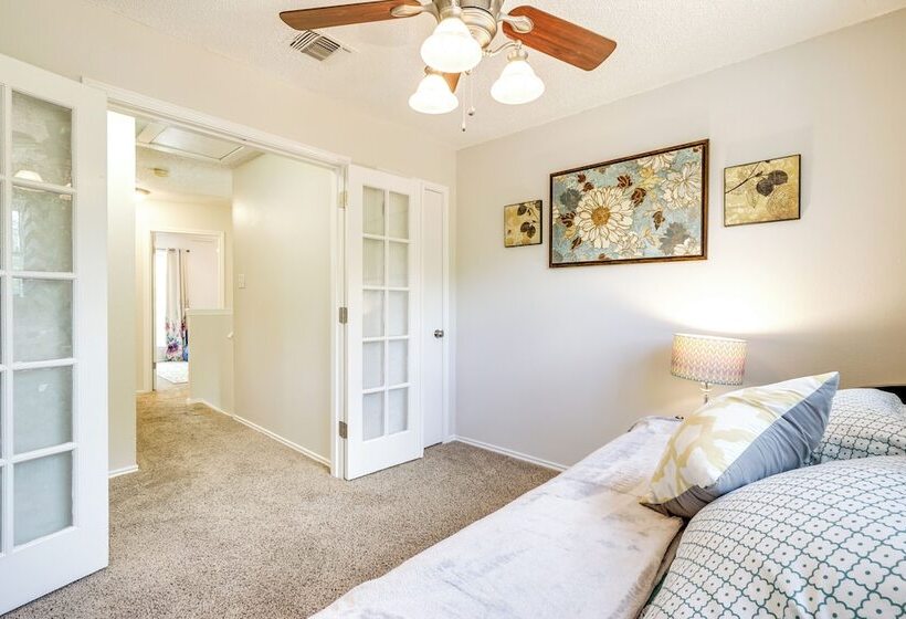 Dog Friendly Live Oak Home W/ Hot Tub & Game Room!