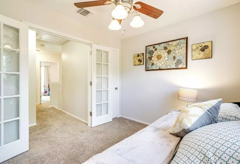 Dog Friendly Live Oak Home W/ Hot Tub & Game Room!