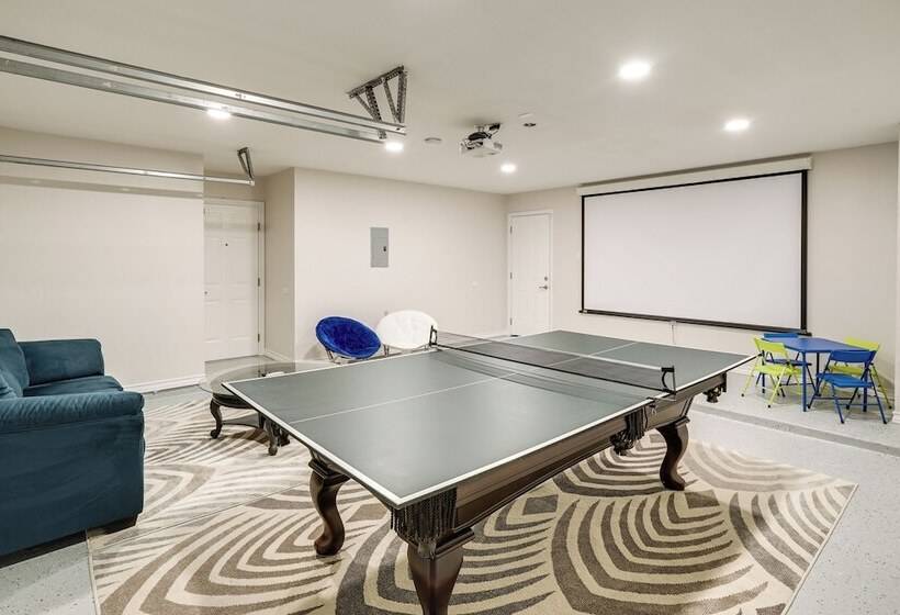 Dog Friendly Live Oak Home W/ Hot Tub & Game Room!