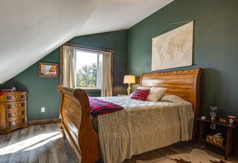 Eagle Crest Lodge Large Group Getaway!