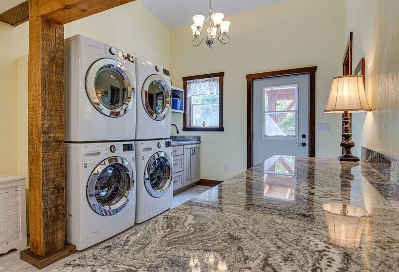 Eagle Crest Lodge Large Group Getaway!