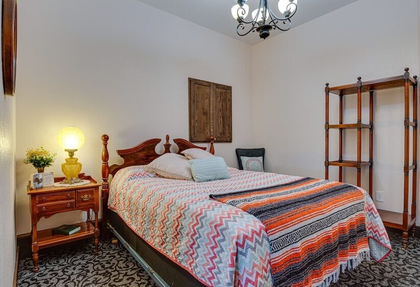 Eagle Crest Lodge Large Group Getaway!