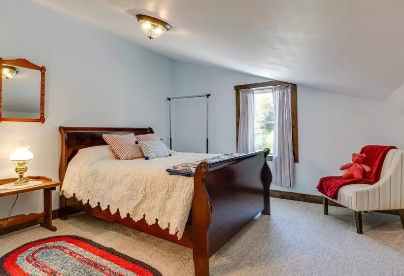 Eagle Crest Lodge    Large Group Getaway!