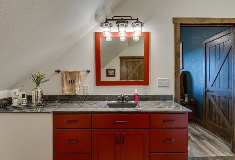 Eagle Crest Lodge Large Group Getaway!